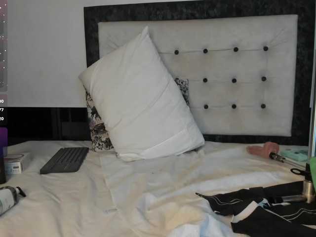 Kinky-polar's BongaCams show and profile