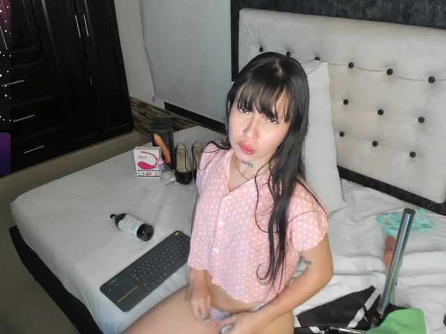 Kinky-polar's BongaCams show and profile