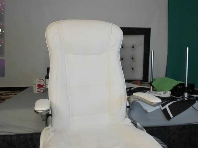 Kinky-polar's BongaCams show and profile