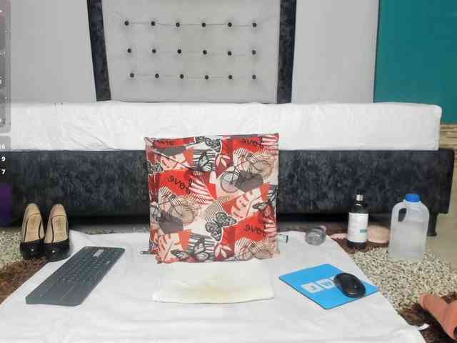 Kinky-polar webcam