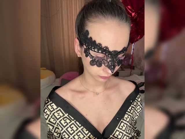 U-Moni's BongaCams show and profile