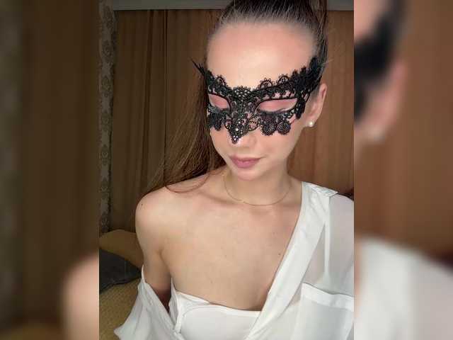 U-Moni's BongaCams show and profile