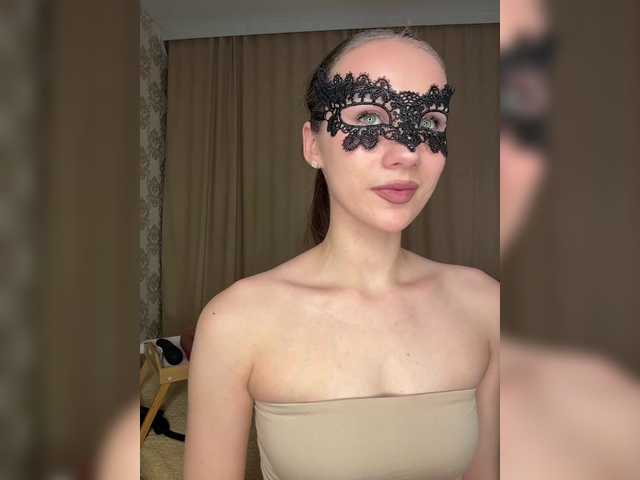 U-Moni's BongaCams show and profile