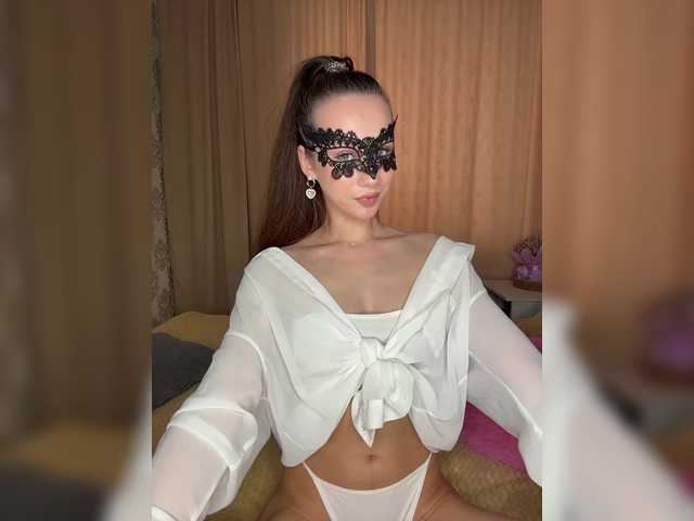 U-Moni's BongaCams show and profile