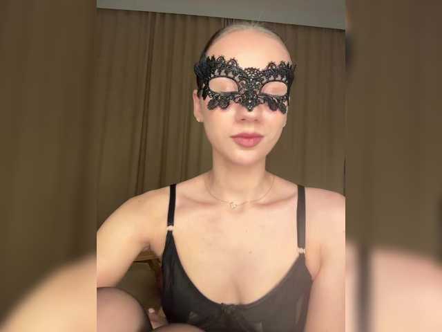 U-Moni's BongaCams show and profile