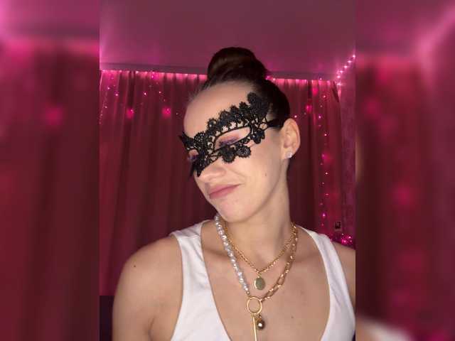 U-Moni's BongaCams show and profile