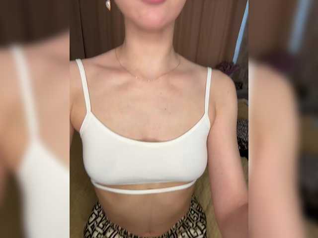 U-Moni's BongaCams show and profile