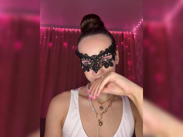 U-Moni's BongaCams show and profile