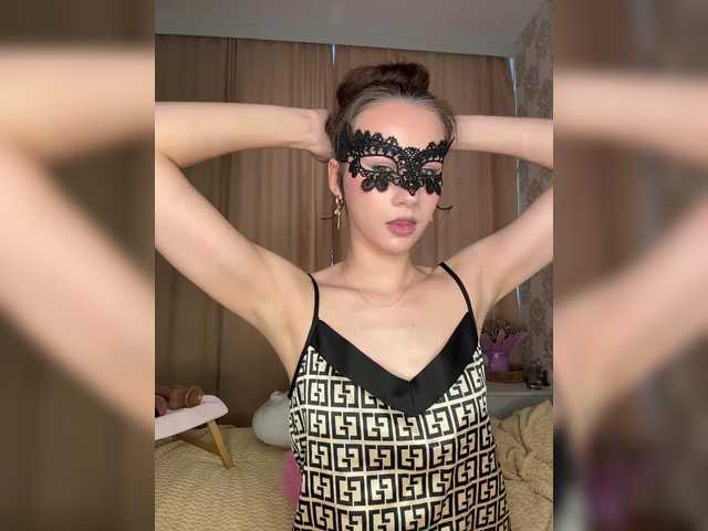 U-Moni's BongaCams show and profile