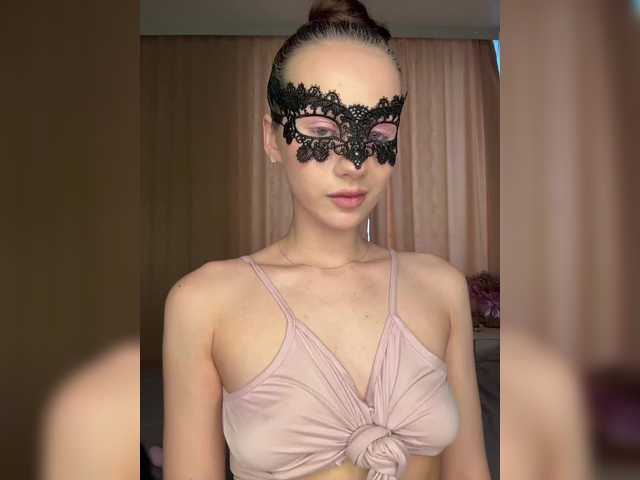 U-Moni's BongaCams show and profile