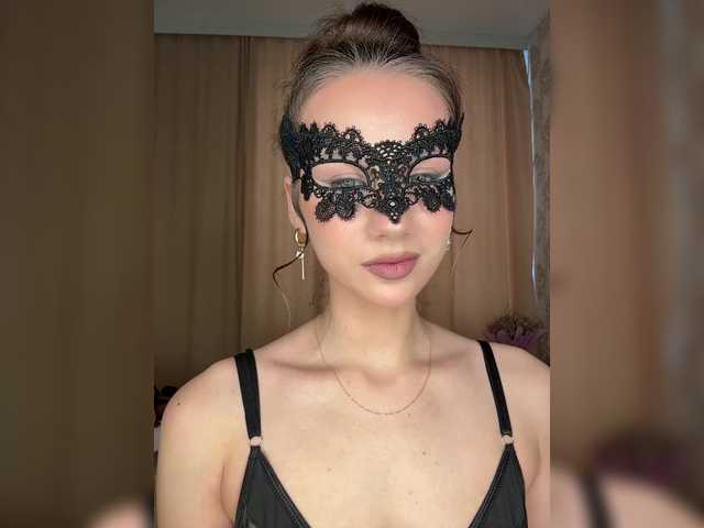 U-Moni's BongaCams show and profile