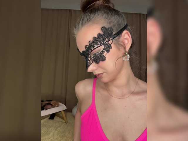 U-Moni's BongaCams show and profile