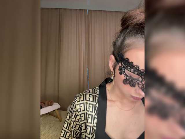 U-Moni's BongaCams show and profile