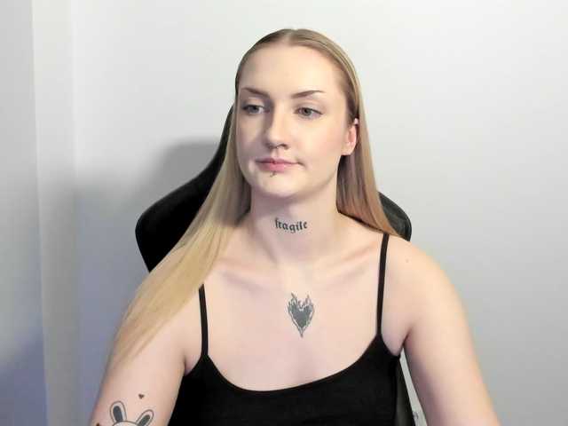 Sex chat gratuit in direct cu AlexaKisses pe BongaCams