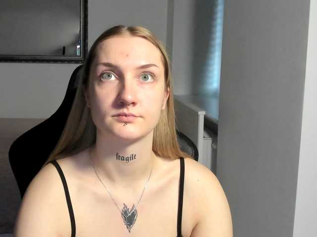 AlexaKisses webcam bongacams model stream image