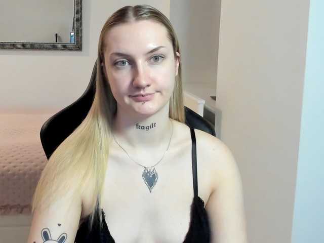 Sex chat gratuit in direct cu AlexaKisses pe BongaCams