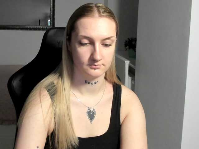 AlexaKisses Live Cam on BongaCams