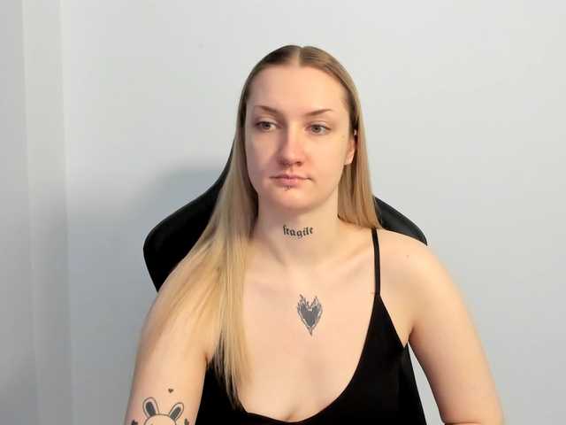 AlexaKisses Live Cam on BongaCams