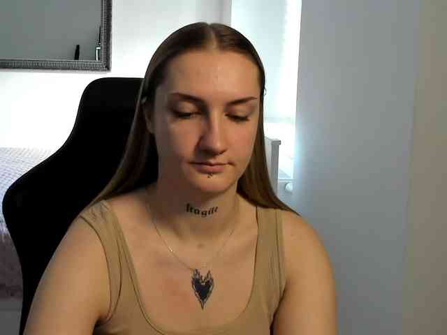 AlexaKisses webcam