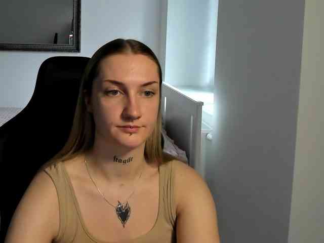 AlexaKisses webcam