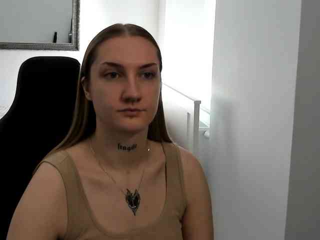 AlexaKisses webcam