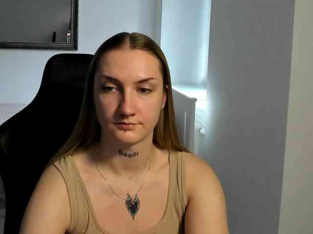 AlexaKisses webcam