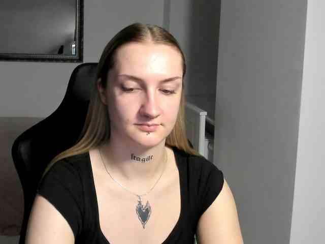 AlexaKisses Live Webcam on BongaCams