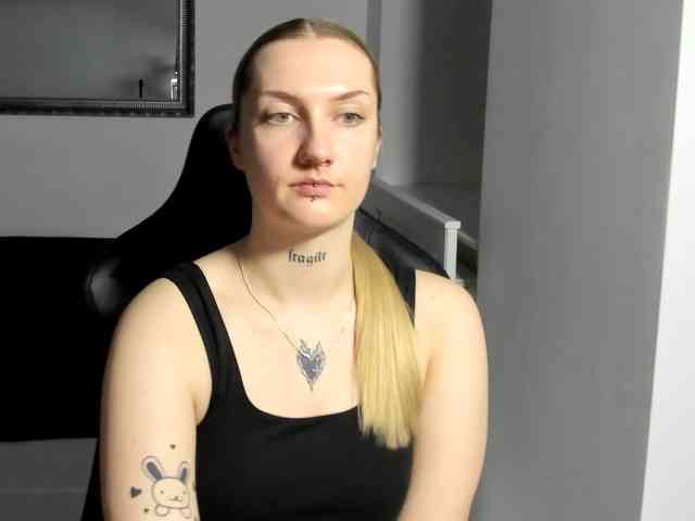 AlexaKisses AlexaKisses