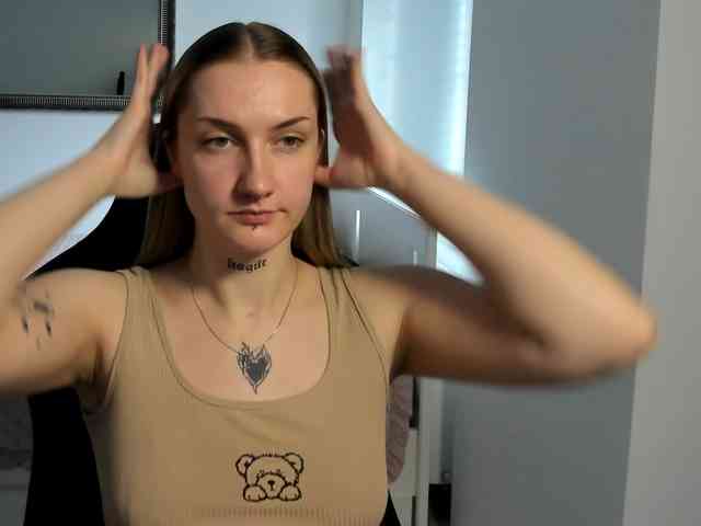 AlexaKisses webcam