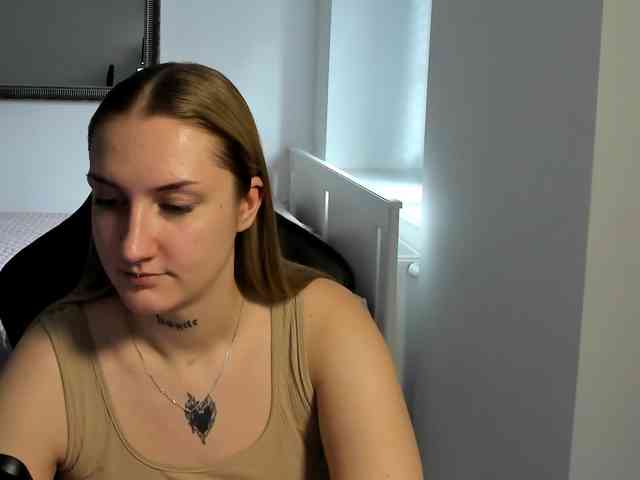 AlexaKisses webcam