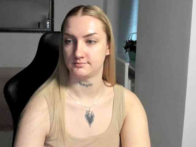 AlexaKisses webcam