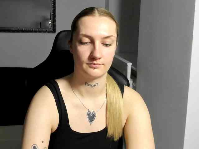 AlexaKisses AlexaKisses