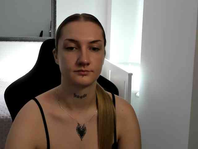 AlexaKisses webcam
