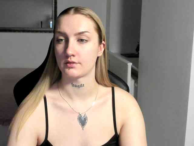 AlexaKisses Live Webcam on BongaCams