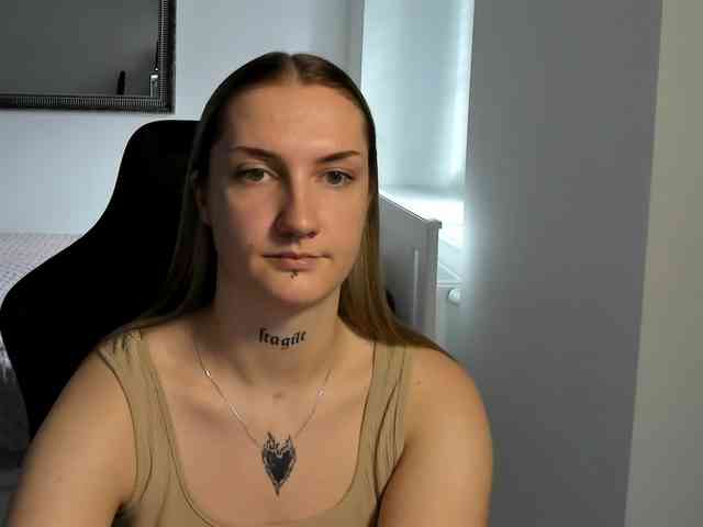 AlexaKisses webcam