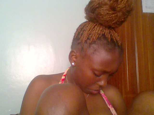 chocolate-brownie's BongaCams show and profile