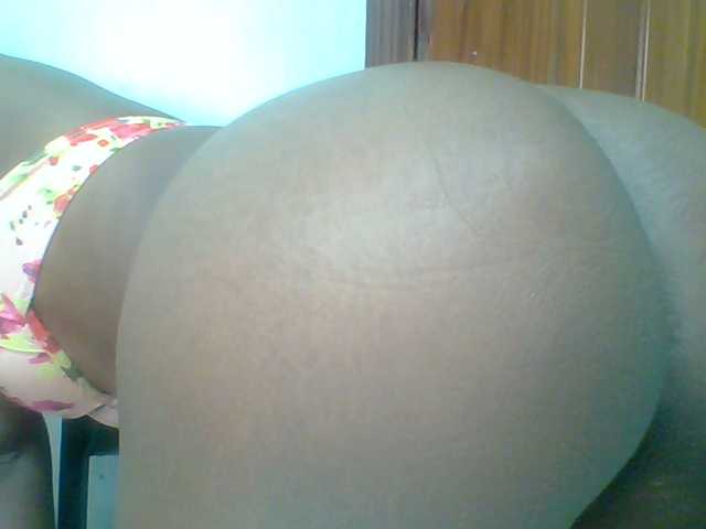 chocolate-brownie's BongaCams show and profile