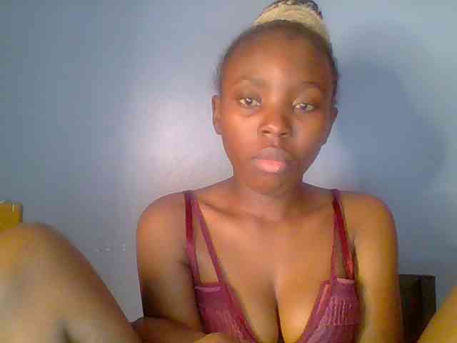 chocolate-browni... Live Webcam on BongaCams