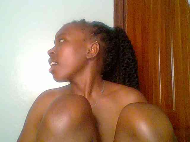 chocolate-browni... Live Webcam on BongaCams