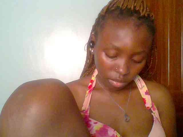 chocolate-browni... Live Webcam on BongaCams