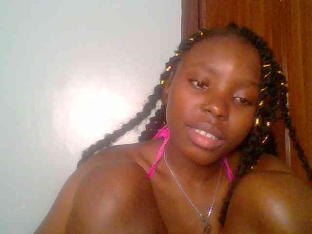 chocolate-browni... Live Webcam on BongaCams