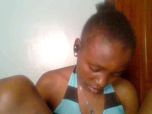 chocolate-browni... Live Webcam on BongaCams