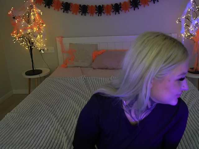 Offline KellyBabbe on BongaCams