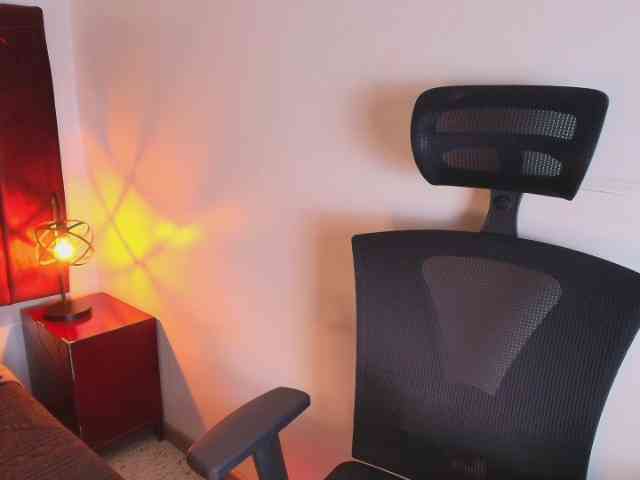 PamelaJohnsonn webcam