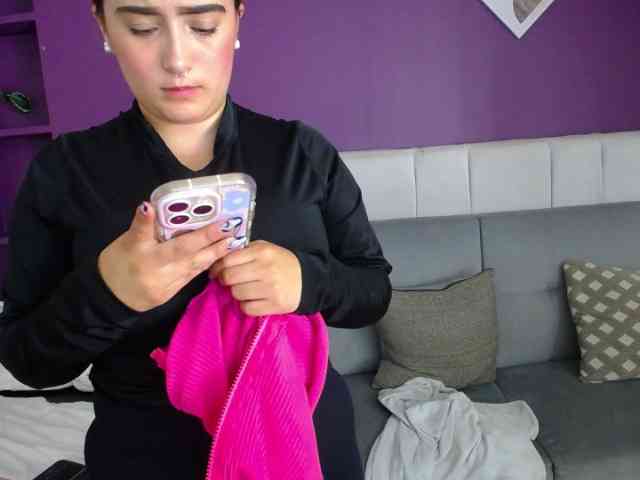 PamelaJohnsonn webcam