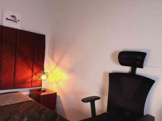 PamelaJohnsonn webcam