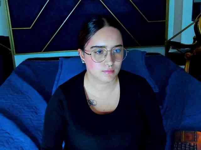 PamelaJohnsonn webcam