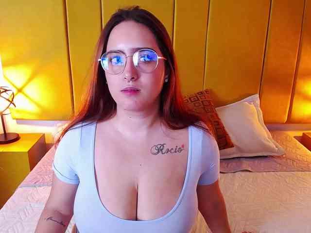 PamelaJohnsonn webcam