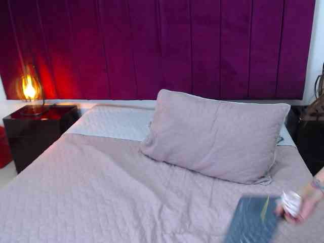 PamelaJohnsonn webcam