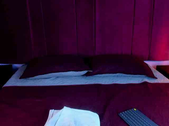 PamelaJohnsonn webcam